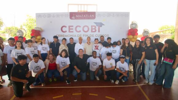 Culminan 202 alumnos su formación en el Cecobi Tercera Ampliación de Urías de Mazatlán, Sinaloa