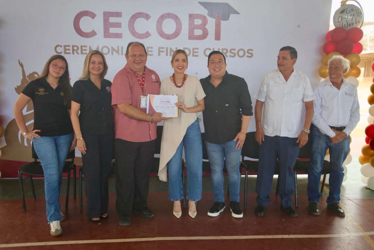 Culminan 202 alumnos su formación en el Cecobi Tercera Ampliación de Urías de Mazatlán