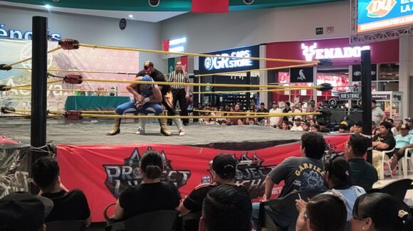 Plaza Acaya Mazatlán celebra el Día del Padre con función de lucha libre para toda la familia