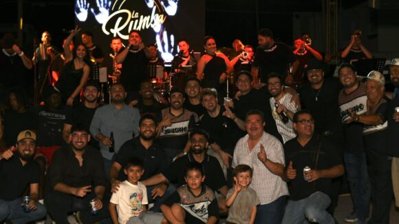 Con música y algarabía, aficionados de Frayles celebran subcampeonato en Guasave, Sinaloa