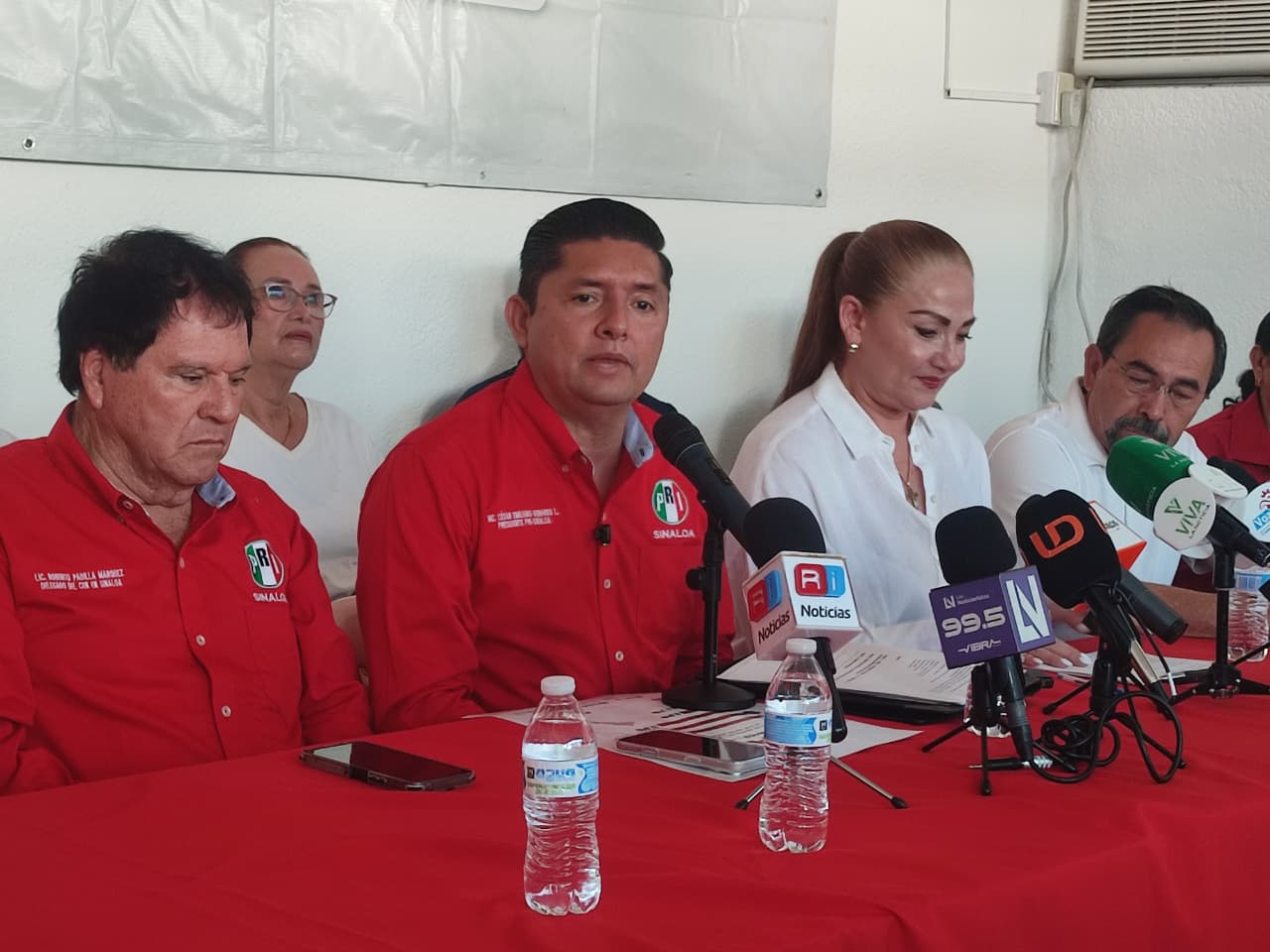 César Emiliano Gerardo Lugo en rueda de prensa ofrecida desde las instalaciones del Comité Municipal del PRI en Mazatlán