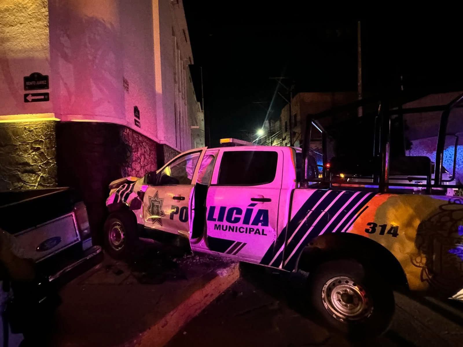 Choque entre patrulla y camioneta en Mazatlán