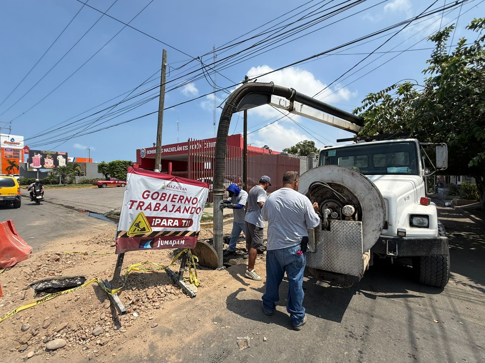 Cierre vial parcial en el cruce de la avenida Insurgentes y la calle Múnich 72 por labores de Jumapam