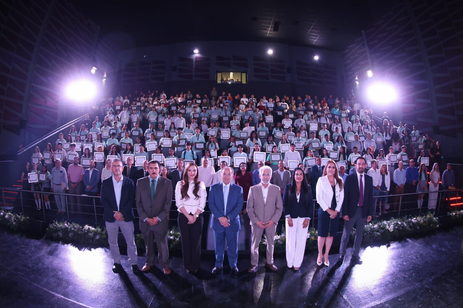 Cobaes reconoce a su talento estudiantil y asesores distinguidos