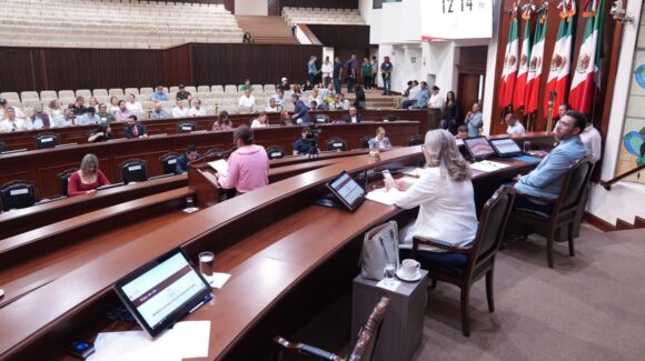 Congreso de Sinaloa pospone sesión para definir quién asumirá la gubernatura tras licencia de Rocha