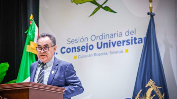 Madueña Molina toma protesta a 41 nuevos directores de las unidades académicas de la UAS