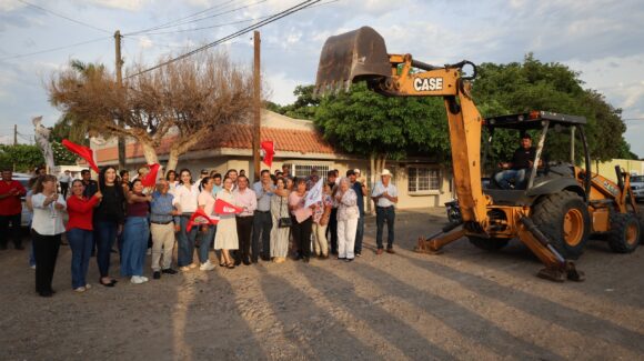 Alcalde de Navolato inicia construcción de red de agua potable y alcantarillado sanitario en La Palma