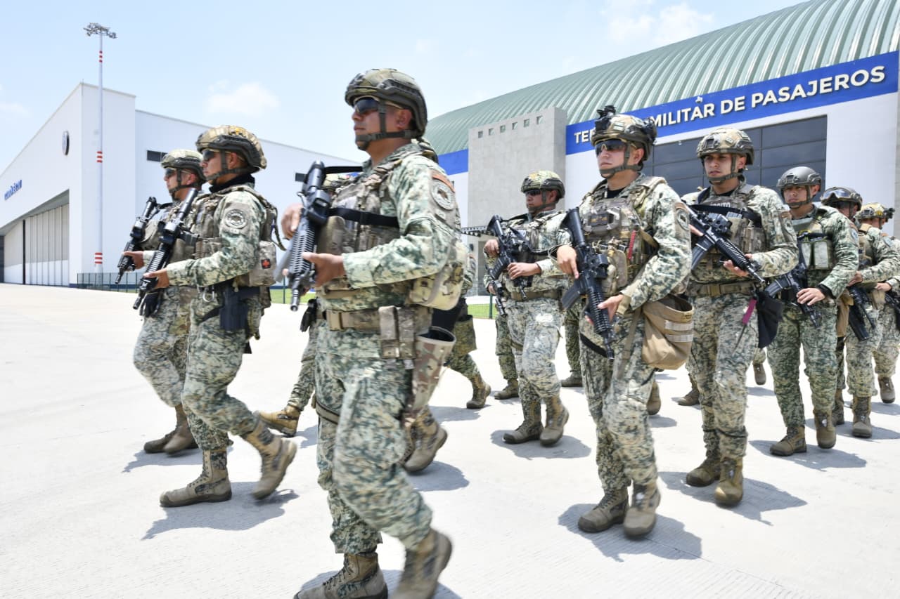 contingente del Cuerpo de Fuerzas Especiales del Ejército Mexicano arribó a la 9na Zona Aérea Militar,