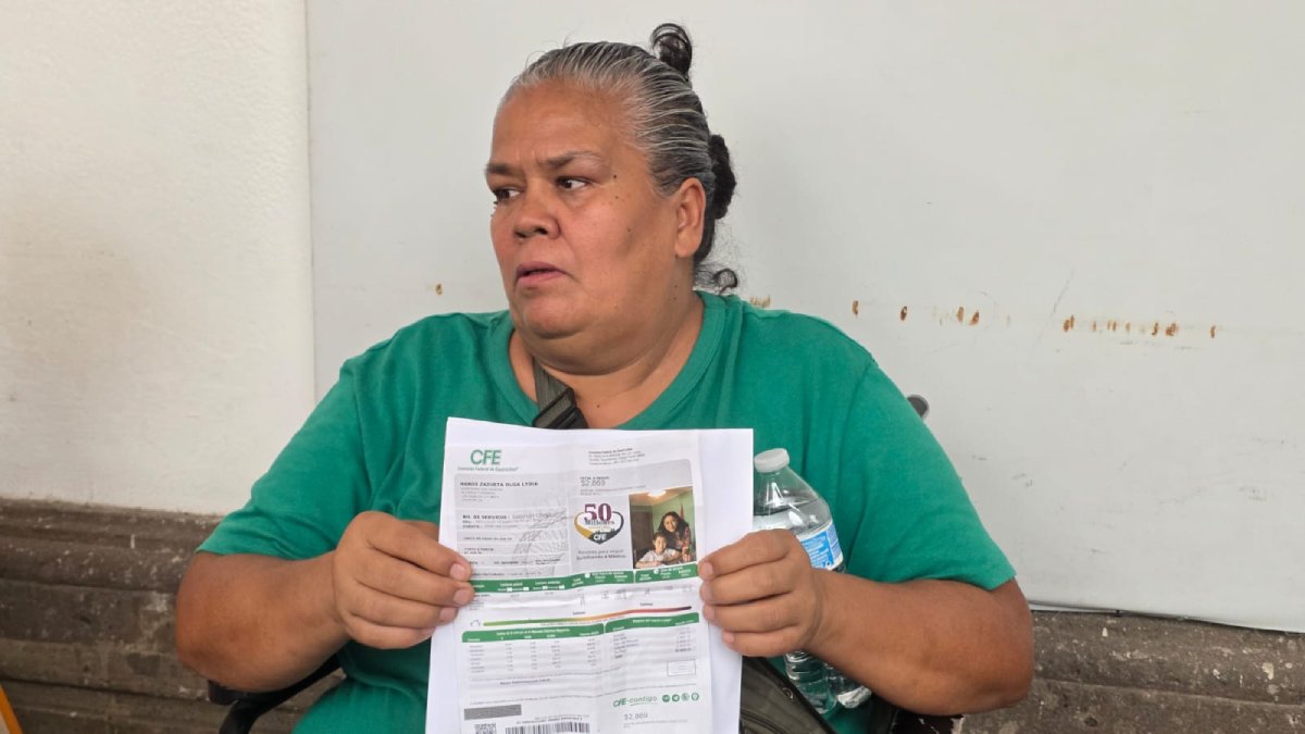 culiacanenses acudieron este jueves a la mesa de atención ciudadana que instalo cfe adultas