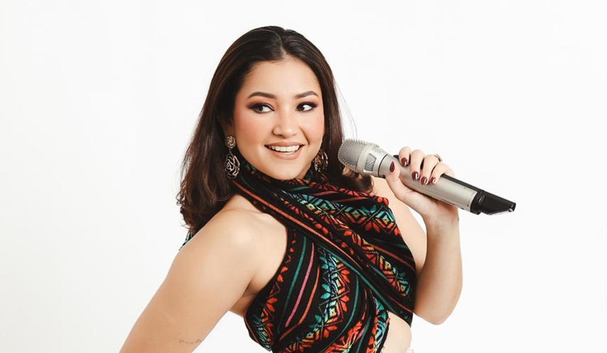 Dania Paola Gallardo, cantante