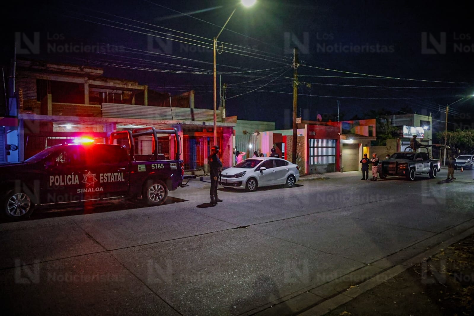 Dejan corona fúnebre en casa de la diputada local del PRI Paola Gárate