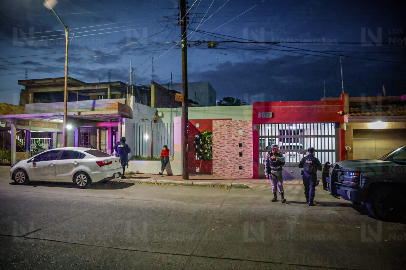 Dejan corona fúnebre en casa de la diputada local del PRI Paola Gárate