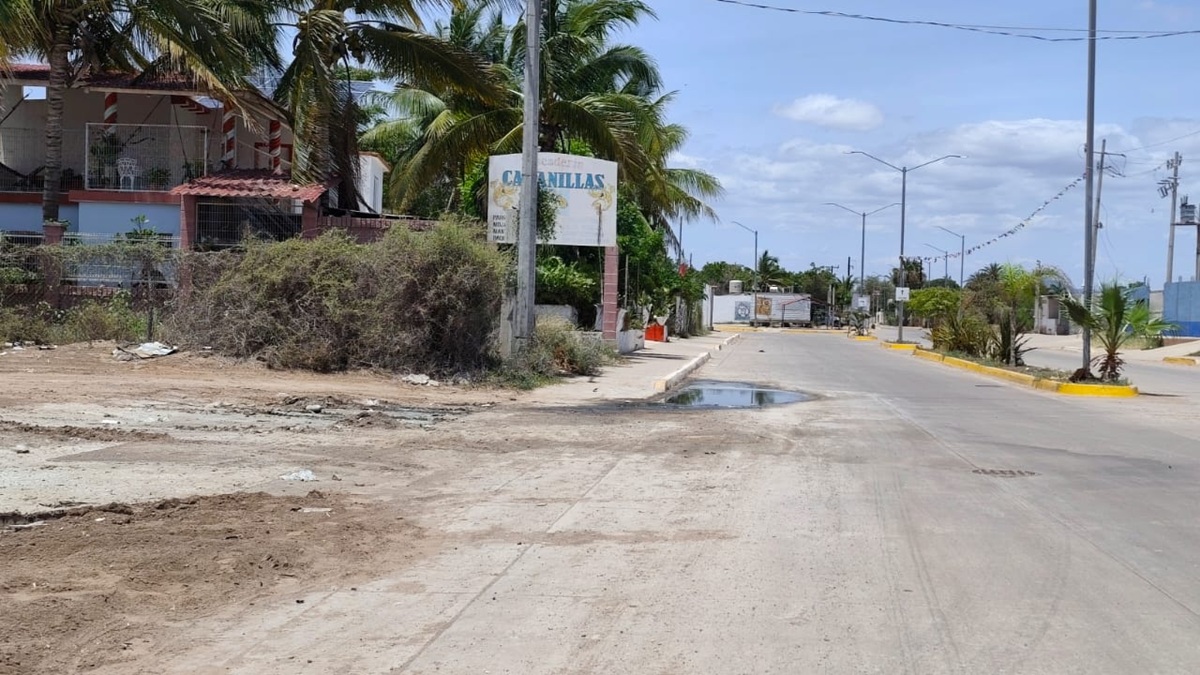 Denuncian que aguas negras llegan a bahía Santa María en La Reforma, Angostura