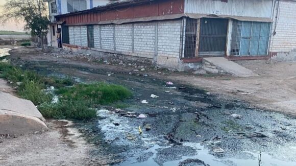 Denuncian que aguas negras están llegando hasta la bahía Santa María en Angostura, Sinaloa