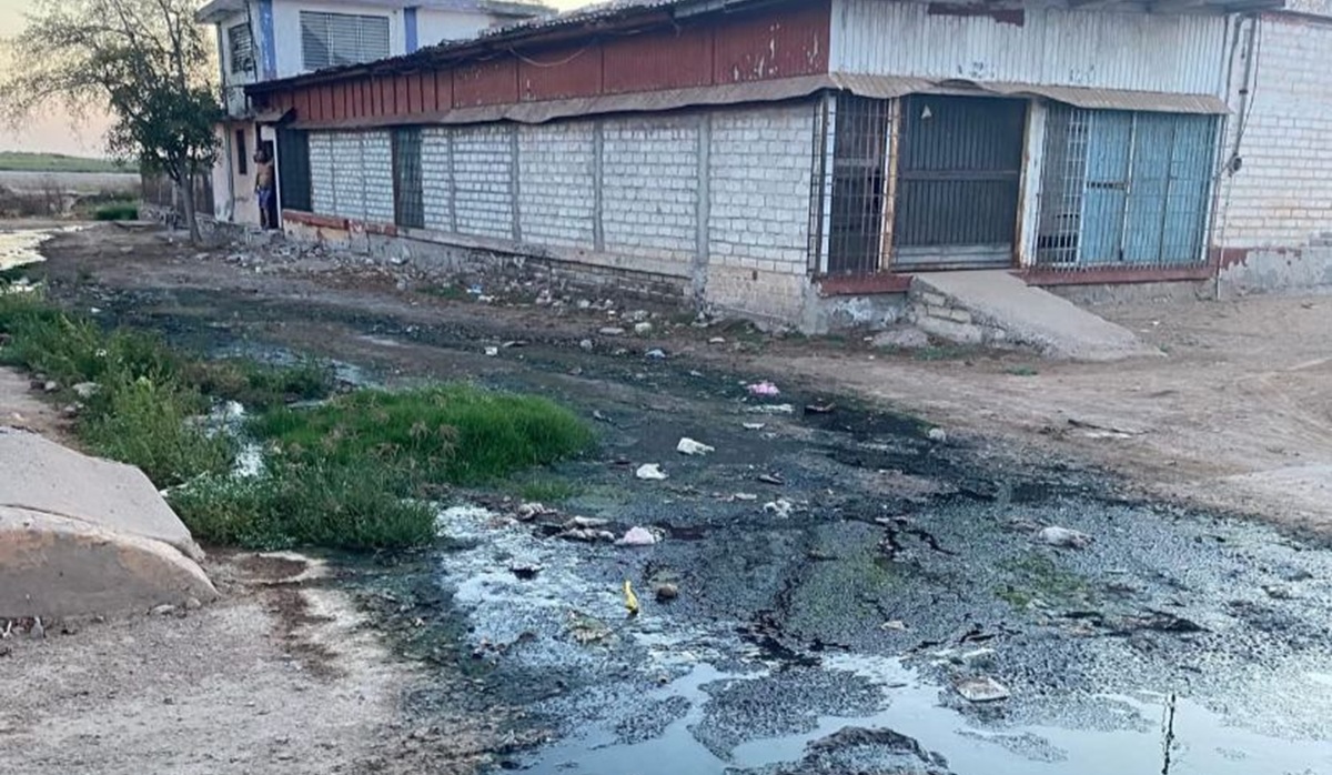 Denuncian que aguas negras llegan a bahía Santa María en La Reforma, Angostura