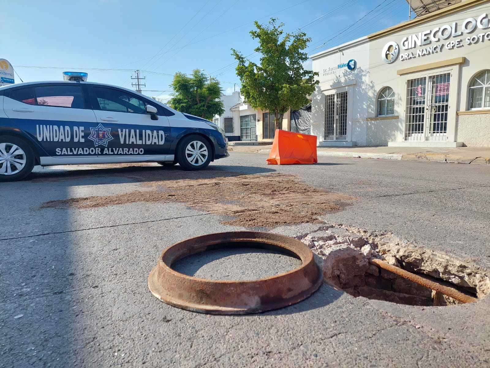 Desperfecto en alcantarilla del Centro de Guamúchil