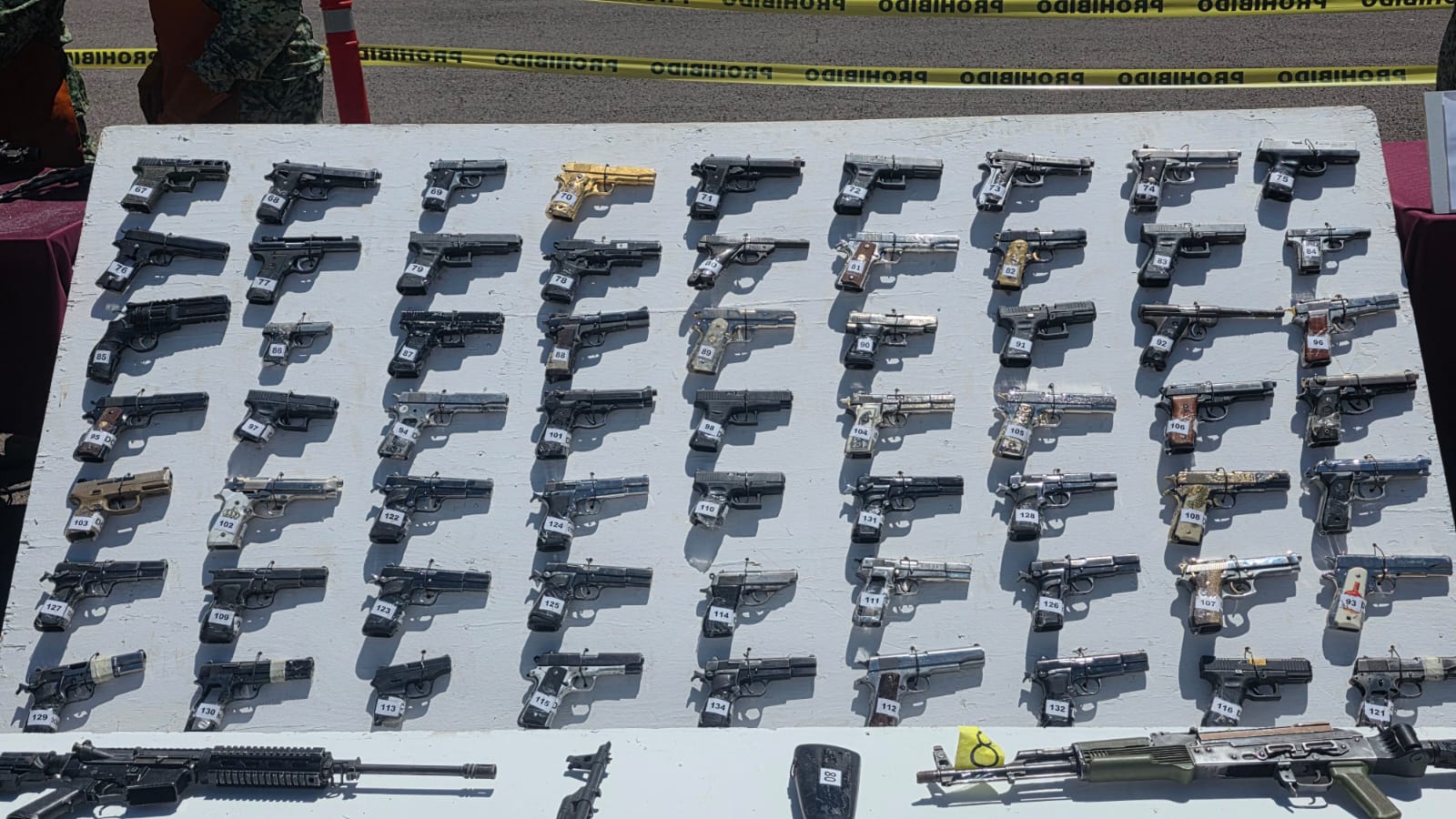Destrucción de armamento decomisado en Sinaloa