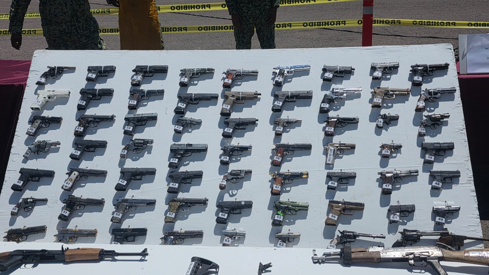 Destrucción de armamento decomisado en Sinaloa