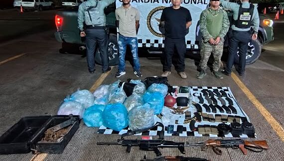 Tras operativo GN, detienen a tres hombres con armas, drogas y un explosivo, en Mocorito