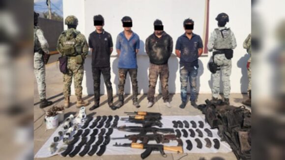 Detienen a 4 sujetos con cámaras de videovigilancia, armas largas y ‘ponchallantas’, en Navolato, Sinaloa