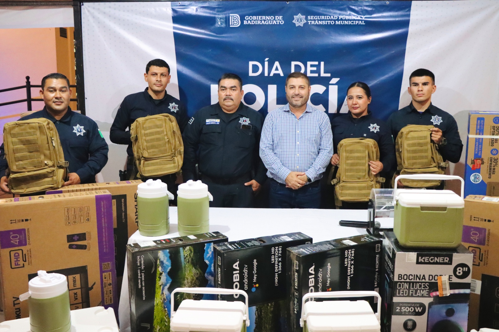En el marco del Día del Policía, el Ayuntamiento hace entrega de constancias y nombramientos a elementos de la Policía Municipal