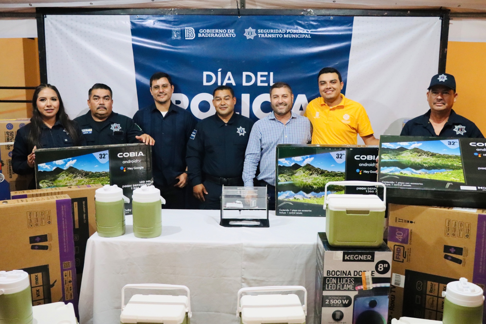 En el marco del Día del Policía, el Ayuntamiento hace entrega de constancias y nombramientos a elementos de la Policía Municipal
