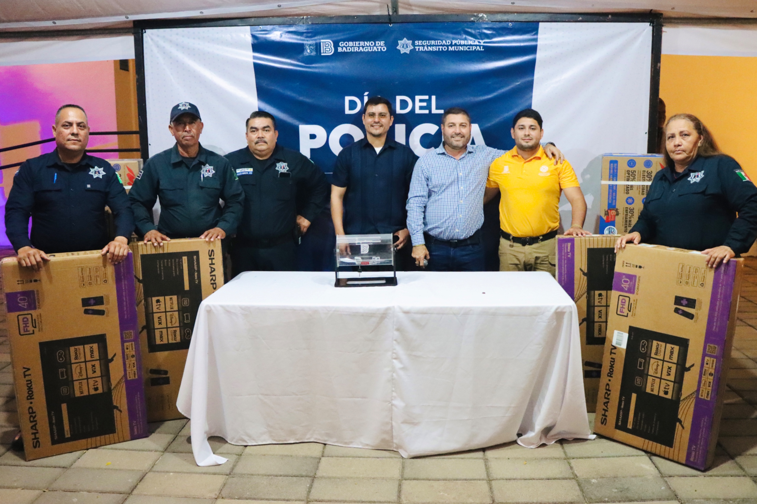 En el marco del Día del Policía, el Ayuntamiento hace entrega de constancias y nombramientos a elementos de la Policía Municipal