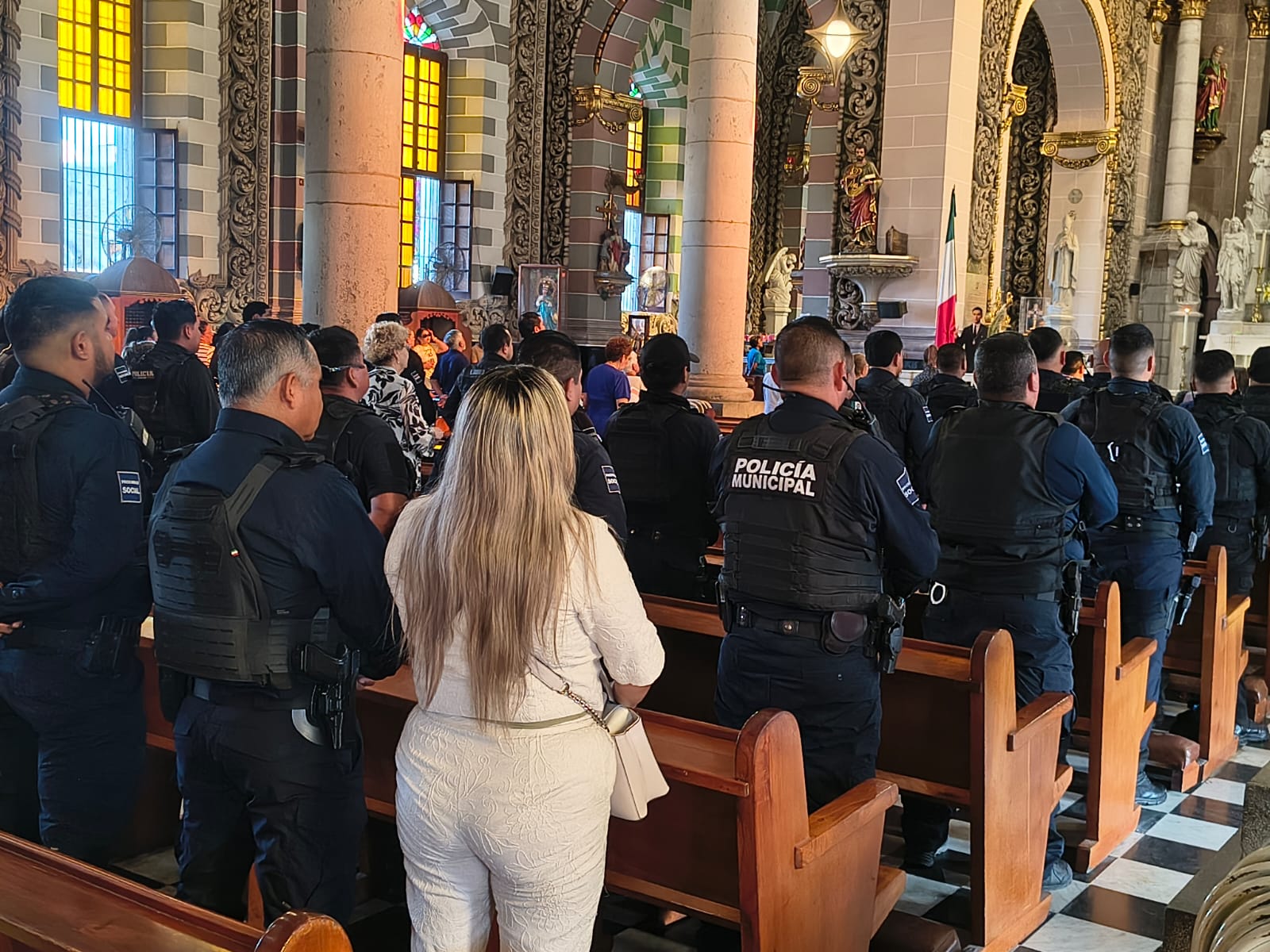 Celebran el Día del Policía con misa especial en Catedral de Mazatlán