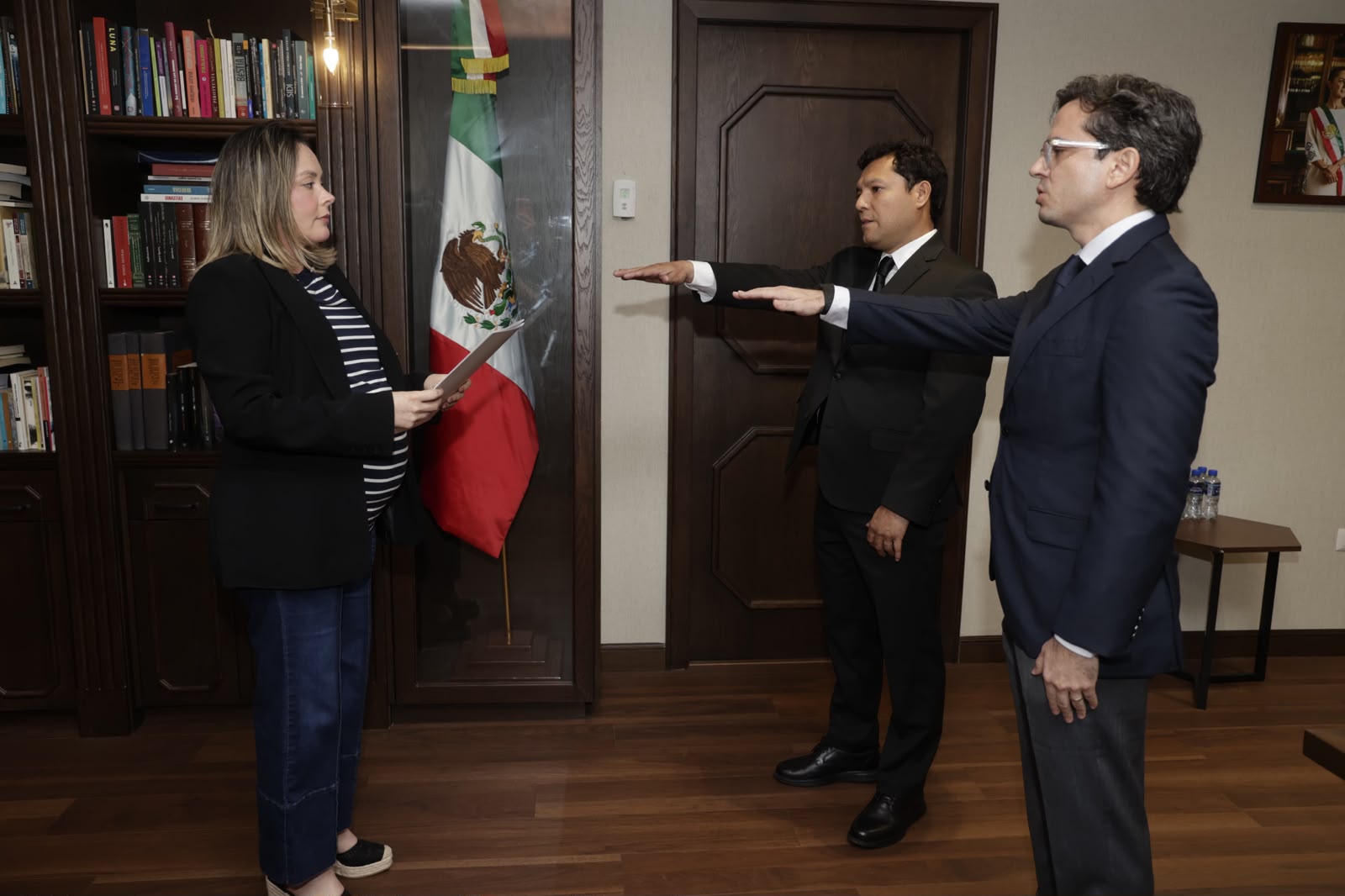 Yeraldine Bonilla toma protesta a nuevos secretarios de Economía y Bienestar
