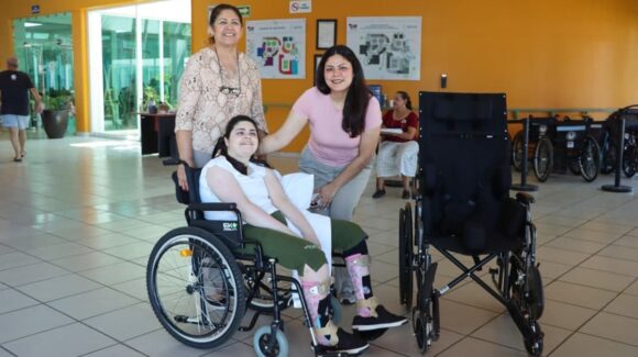 Personas con discapacidad del centro del estado reciben apoyos funcionales de DIF Sinaloa
