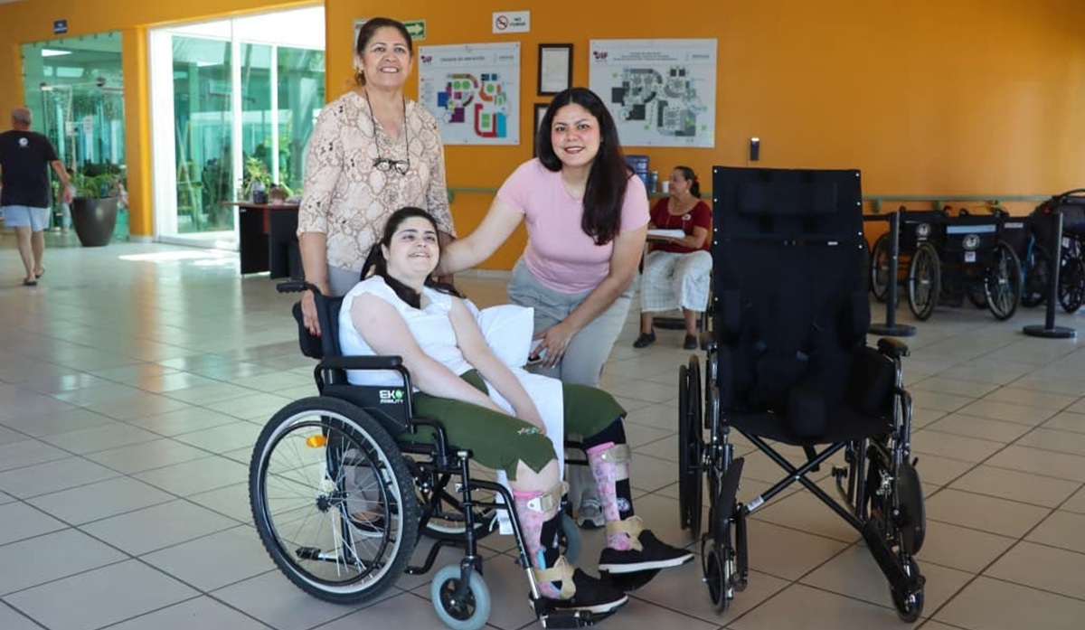 DIF Sinaloa entrega apoyos funcionales a beneficiarios del centro del estado
