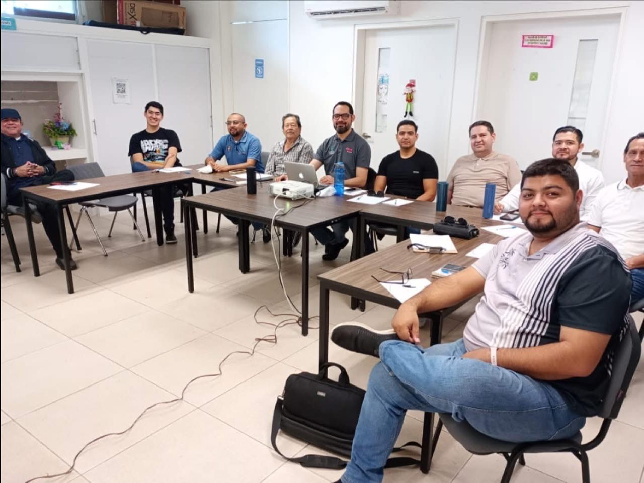 DIF Sinaloa realiza consultas a personas con pterigión aptas para cirugía