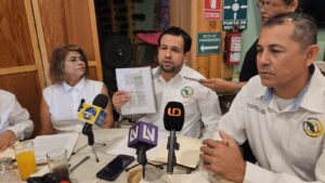 Integrantes del Sindicato Independiente de Trabajadores de la Educación de México (SITEM) en Sinaloa