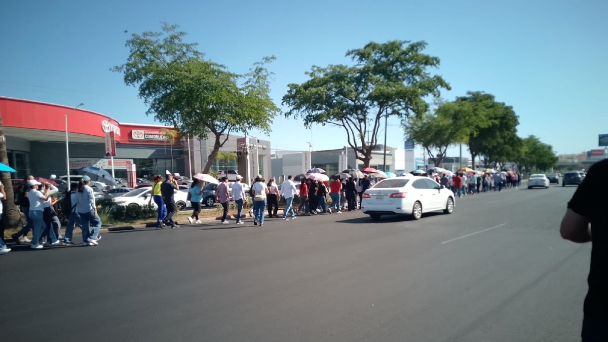 docentes del snte 27 se manifiestan en culiacan calle