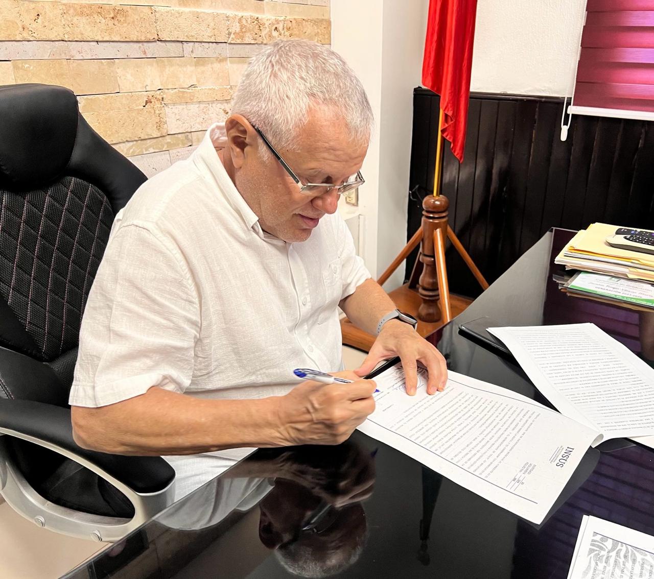 Escuinapa recibe terreno para la construcción de preparatoria "Margarita Maza"