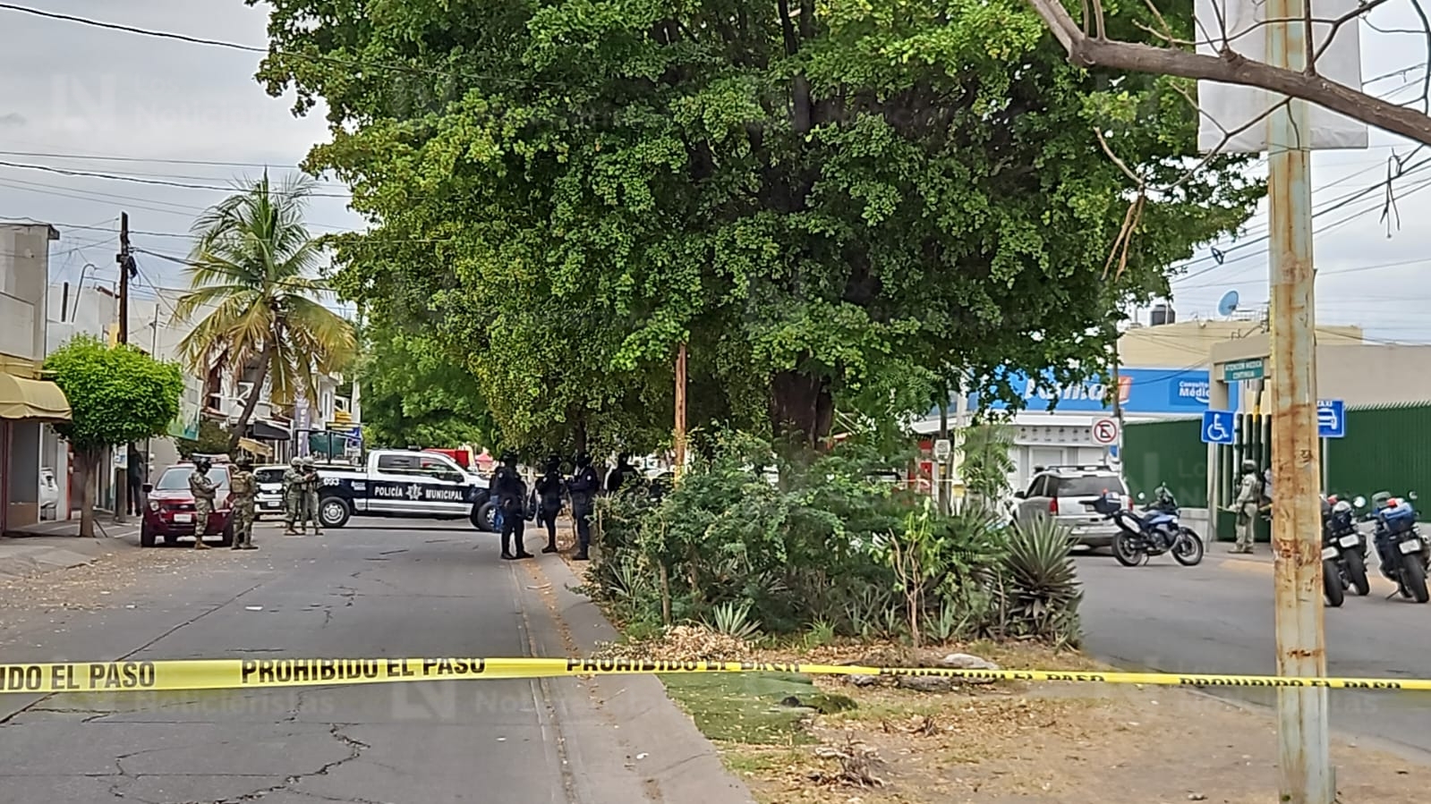 Atacan a balazos a dos hombres en la colonia Las Coloradas de Aguaruto