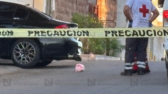 Ejecutan a otro hombre en la 10 de Mayo de Culiacán y le dejan un peluche de cerdito