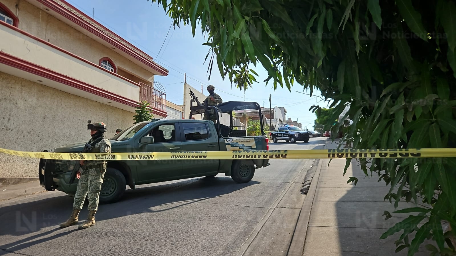 Ejecutan a un joven dentro de un lavado de carros en la 10 de Mayo de Culiacán