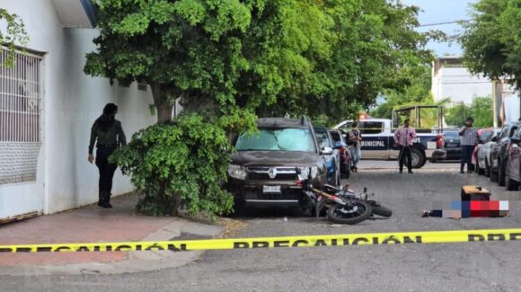 ¡Traía caja de repartidor de DiDi! Ejecutan a balazos a un motociclista en el fraccionamiento Santa Anita de Culiacán