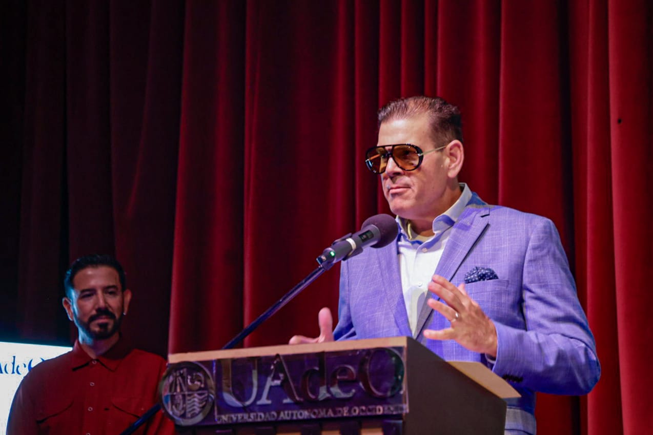 Alberto Peláez, periodista de guerra, imparte conferencia magistral en Culiacán