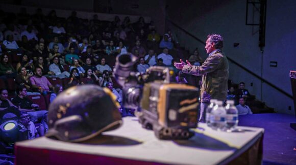 “El mejor valor para tener éxito es a través de la frustración”: Alberto Peláez comparte su conferencia en beneficio de Malala Academia IAP