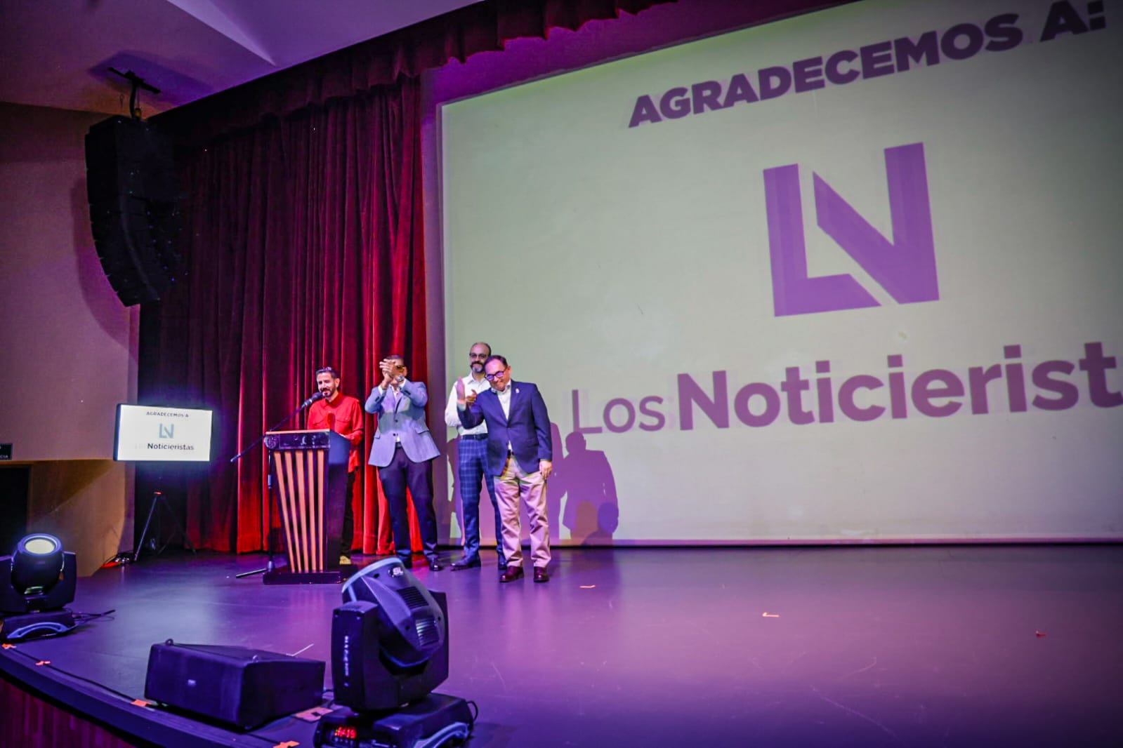 Alberto Peláez, periodista de guerra, imparte conferencia magistral en Culiacán
