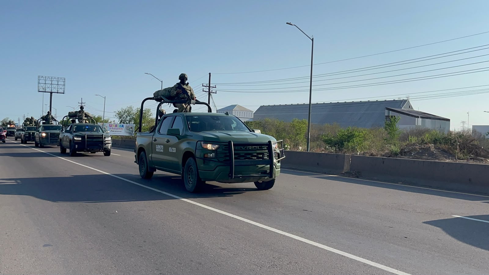 Elementos del Ejército Mexicano llegan a Culiacán, Sin.