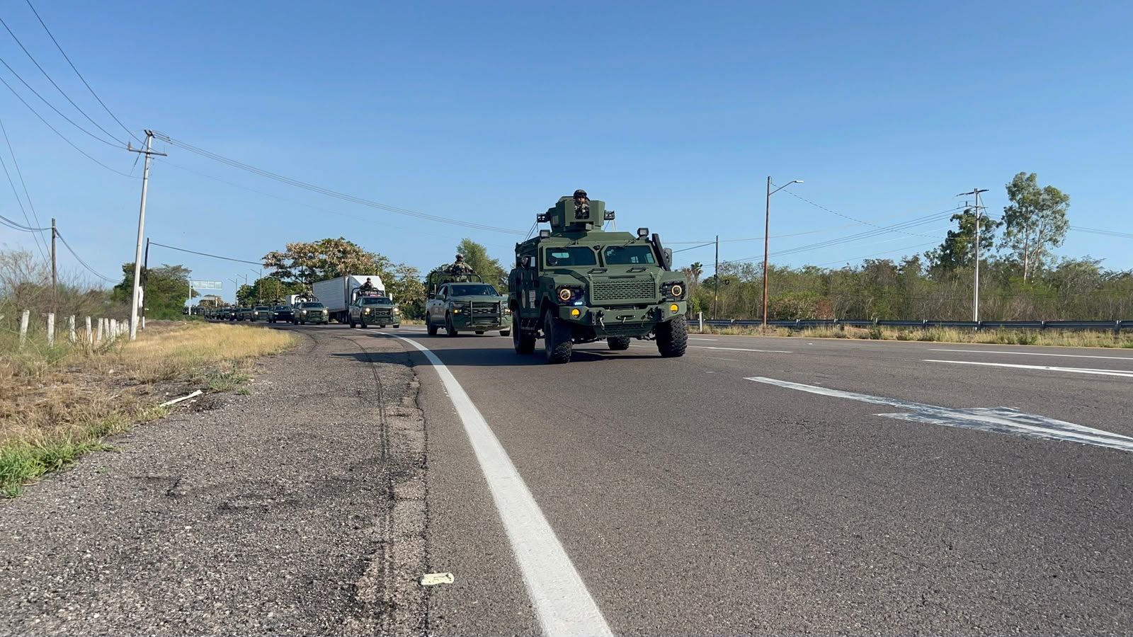 Elementos del Ejército Mexicano llegan a Culiacán, Sin.