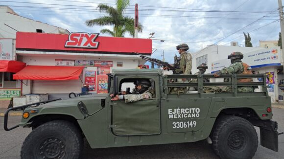 Hieren a balazos a encargado de expendio en aparente intento de asalto en Rincón del Humaya, Culiacán, Sinaloa