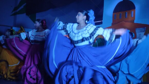 Colegio SAM de Mazatlán, Sinaloa, se llena de color con su Encuentro de Folklore, Música, Danza y Tradición 2026