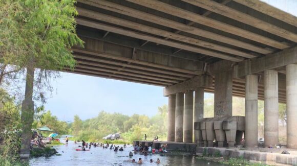 ¡Tuvieron tarde de terror en el río Presidio! Enjambre de abejas deja 10 hospitalizados y 80 más lesionados en Villa Unión, Mazatlán, Sinaloa