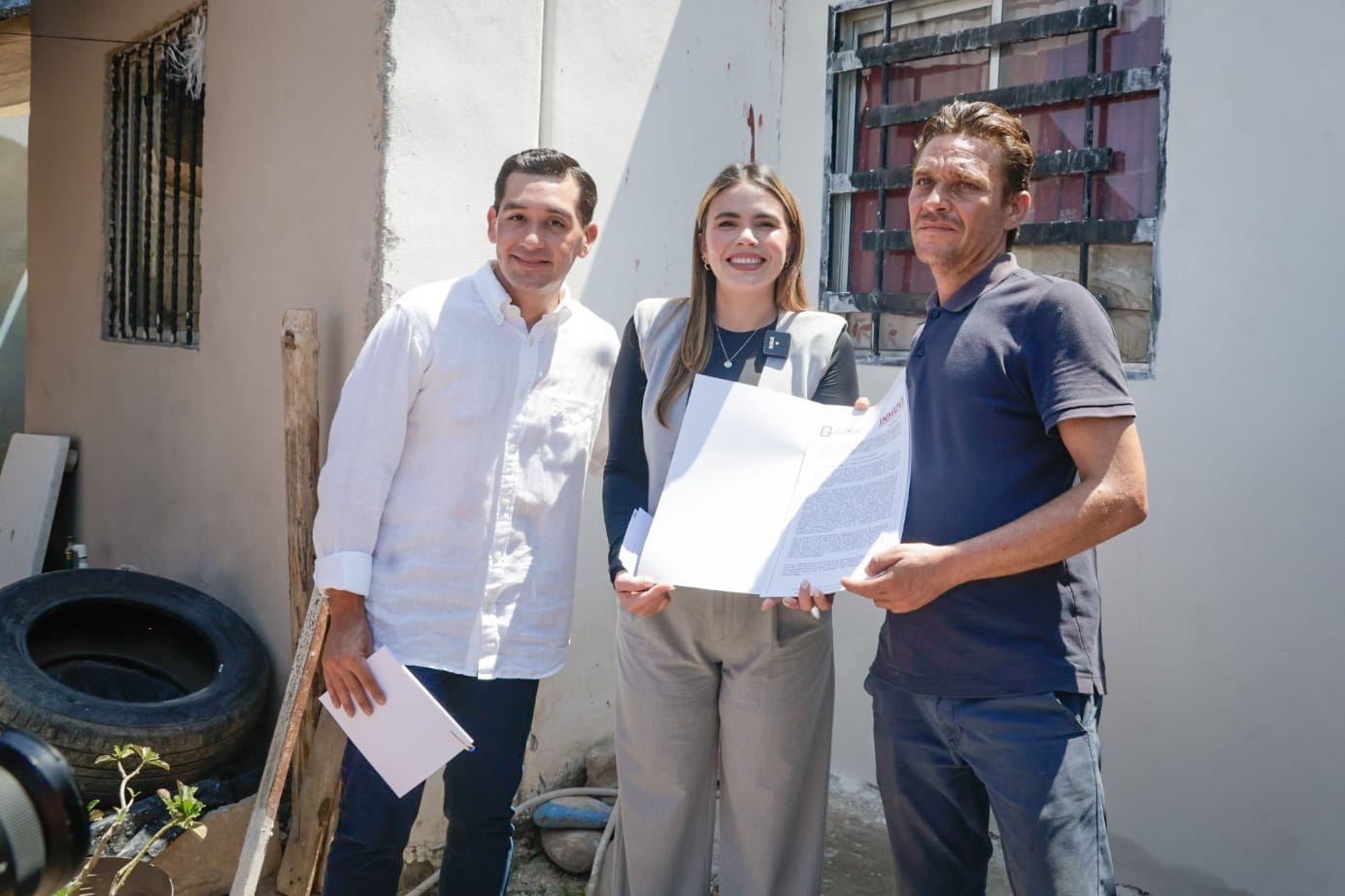 Entrega Ayuntamiento de Culiacán siete títulos de propiedad a familias de Valle de Amapas