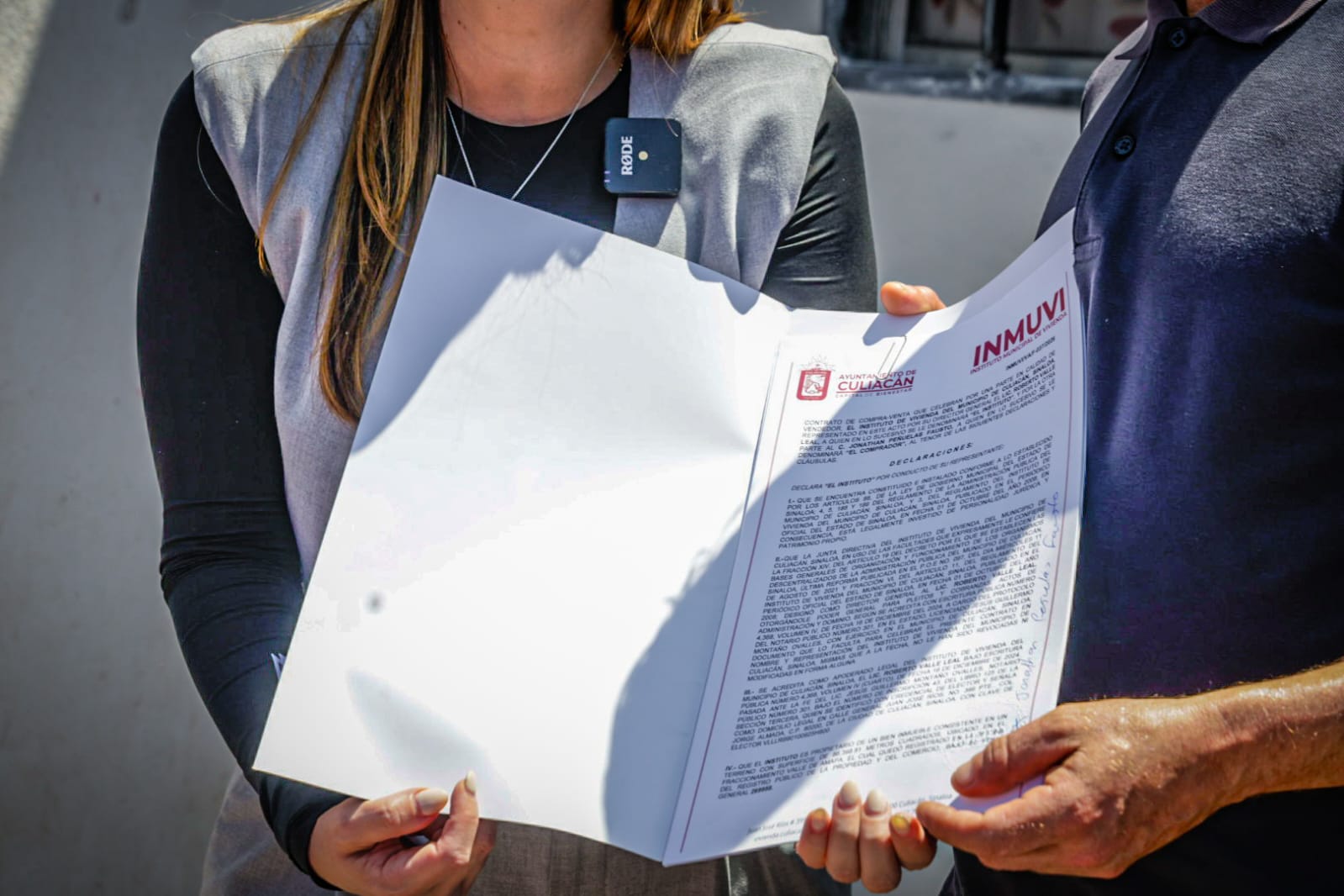 Entrega Ayuntamiento de Culiacán siete títulos de propiedad a familias de Valle de Amapas