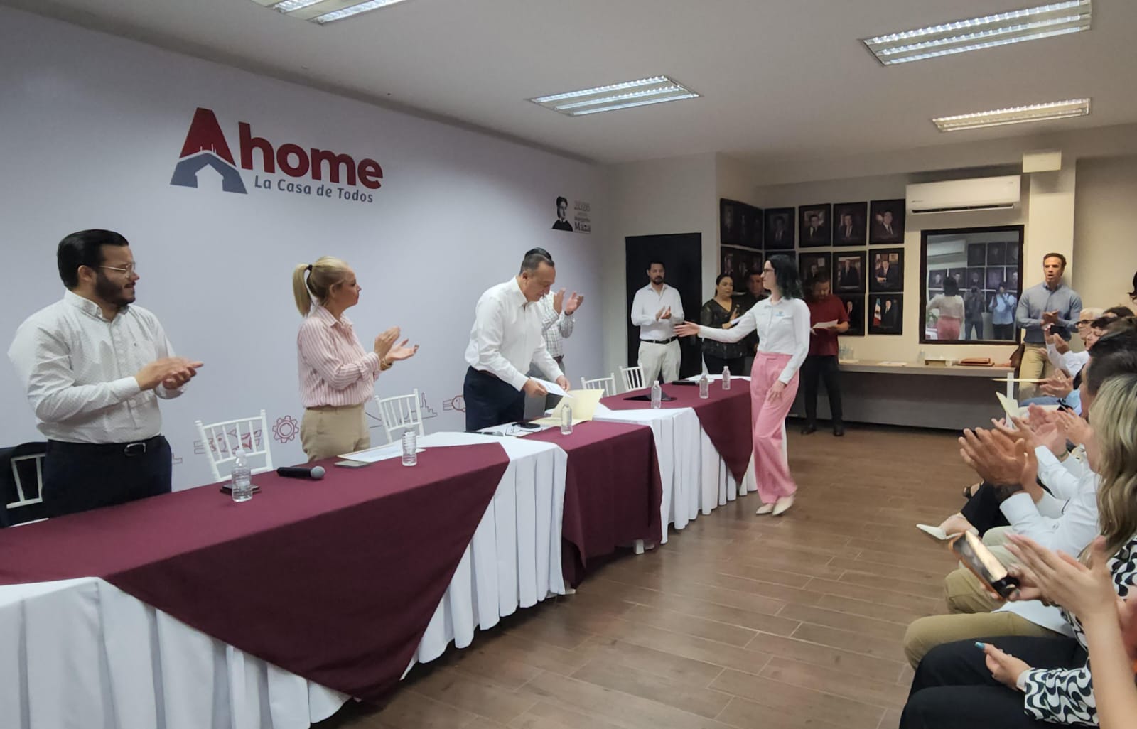 Entrega de constancias de registro de marcas en Ahome, Sinaloa